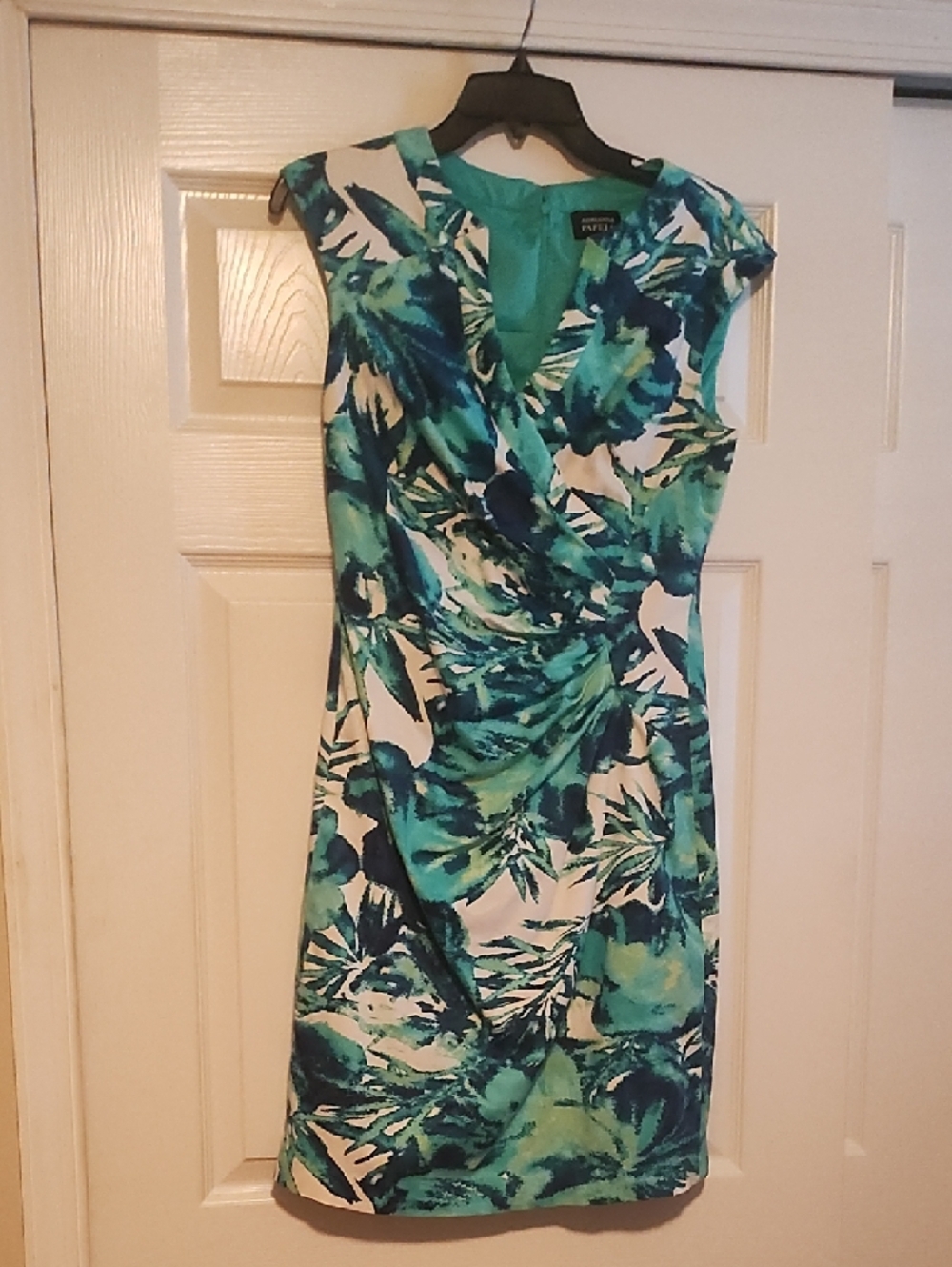 Adrianna Papell, Blue & White Knee Length. Size 6 Fully Lined Dress